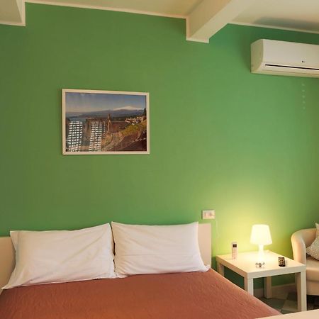B&B Porta Della Sicilia メッシーナ 部屋 写真